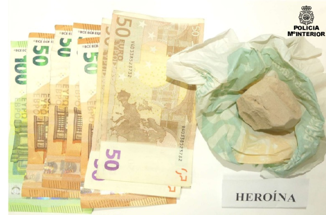 Heroína y dinero incautados por la Policía Nacional en Soria. HDS