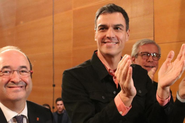 El secretario general del PSOE, Pedro Sánchez,con Iceta en uel acto de campaña en Tarragona.-ATLAS