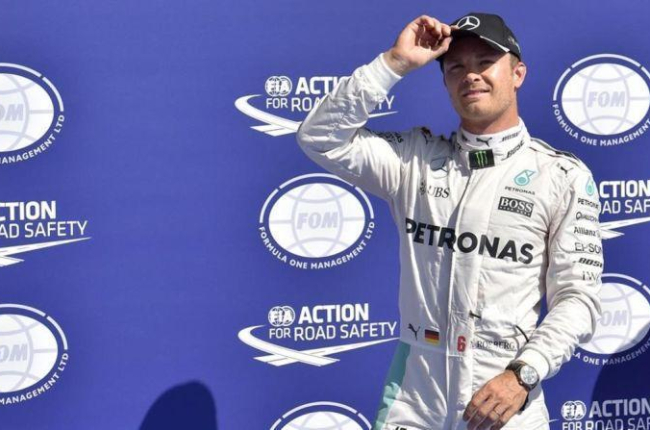 Nico Rosberg celebra la pole en la sesión de calificación del circuito de Spa.-LOIC VENANCE