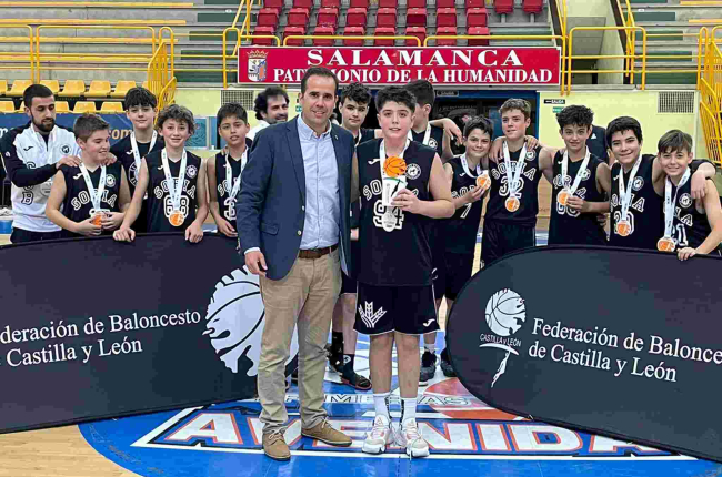 El CSB Trebia recibe su trofeo en el Campeonato Autonómico Preinfantil