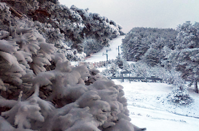 El Punto de nieve de Santa Inés ha recibido ya nieve este fin de semana.-HDS