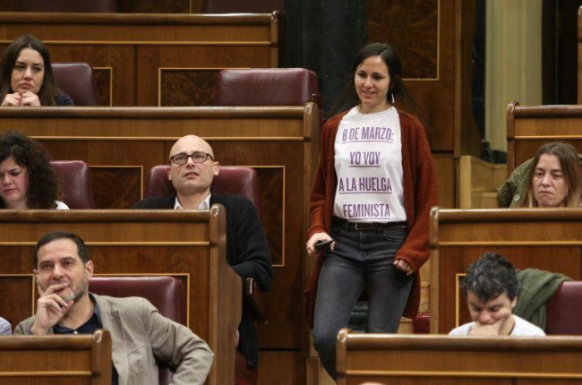 La diputada de Podemos Ione Belarra en apoyo a la manifestación del 8 de marzo.-JUAN MANUEL PRATS