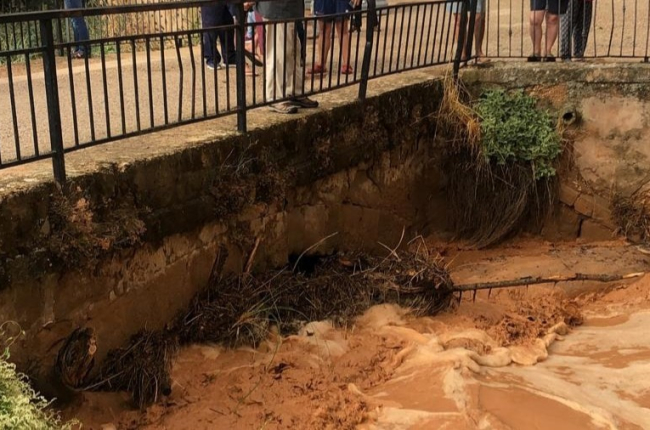 El barranco de Gato, normalmente seco, esta tarde.-HDS