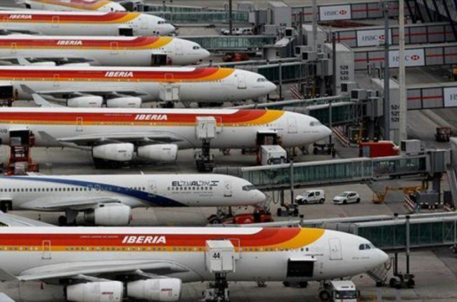 Aviones de Iberia en el aeropuerto de Barajas.-JOSÉ LUIS ROCA