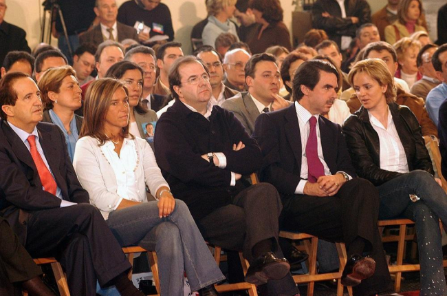 Con los presidentes Aznar y Herrera, en un acto en Segovia en 2003.-- KAMARERO
