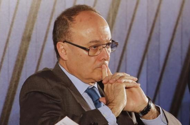 Luis Maria Linde, durante un encuentro del sector financiero, el pasado 8 abril en Madrid-AGUSTÍN CATALÁN