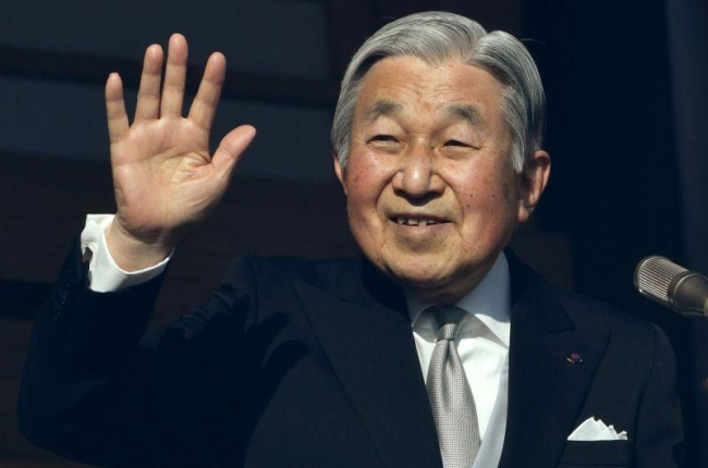 El emperador Akihito durante el discurso de año nuevo en el balcón del Palacio Imperial en Tokio.-AFP / TOSHIFUMI KITAMURA (AFP)