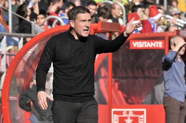 Luis Carrión se mostró contrariado por la derrota ante el Deportivo.-Valentín Guisande