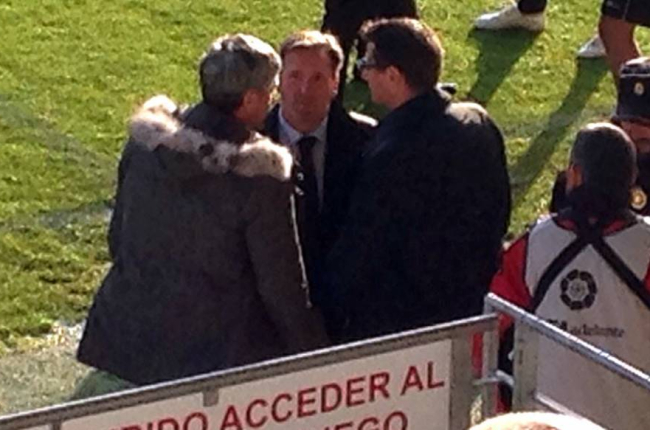 Setién, Rubio y Palacios charlan antes del partido en Lugo.-Espacio Numancia