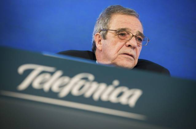 El presidente de Telefónica, César Alierta, en la conferencia inaugural del MWC.-Foto:   EFE / FERNANDO VILLAR