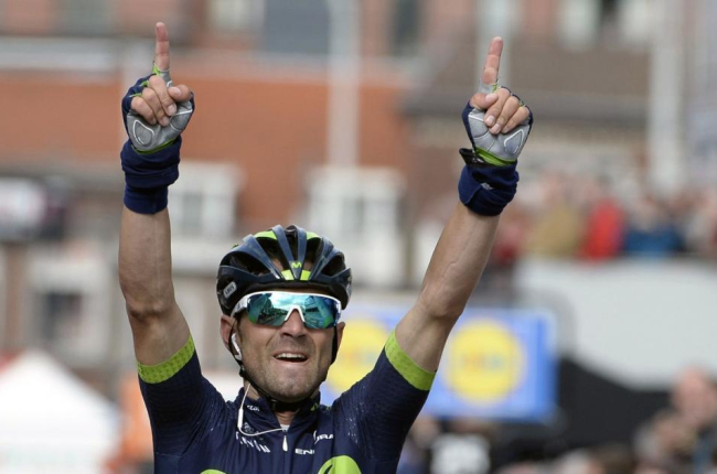 Alejandro Valverde dedica a Michele Scarponi su cuarta victoria en Lieja.-NICOLAS LAMBERT