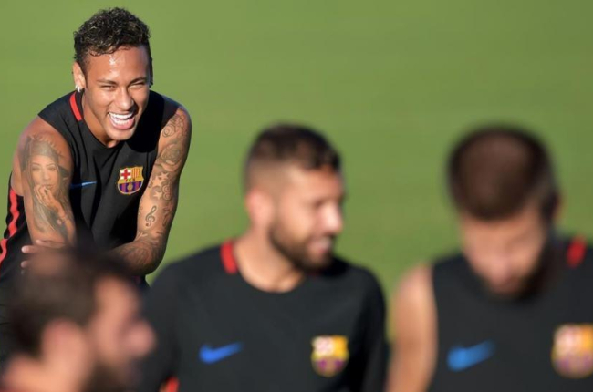 Neymar, durante el entrenamiento del Barça en Miami de este jueves.-AFP / HECTOR RETAMAL