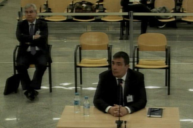 El exdirector general de los Mossos Pere Soler durante su declaración en el juicio que se celebra en la Audiencia Nacional.-