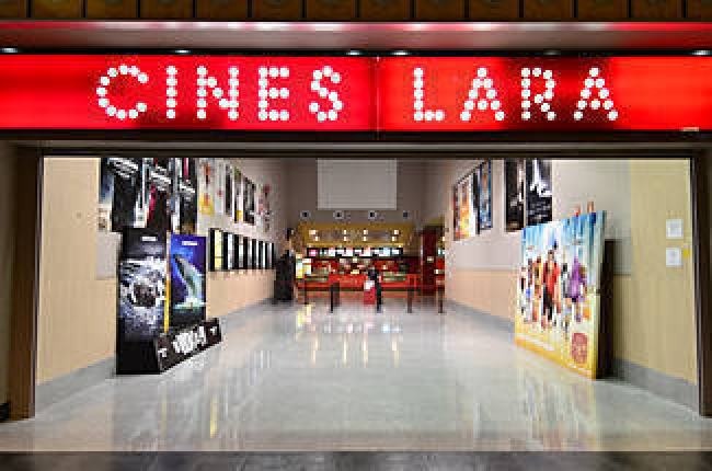 Salas de los cines Lara en Camaretas. / A. M. -
