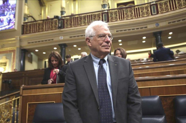 El ministro de Exteriores, Josep Borrell, esta miércoles en la sesión de control del Congreso de los Diputados-DAVID CASTRO