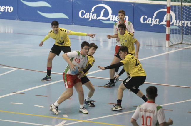 Los cadetes del Balonmano Soria fueron campeones de su categoría.-LUIS ÁNGEL TEJEDOR