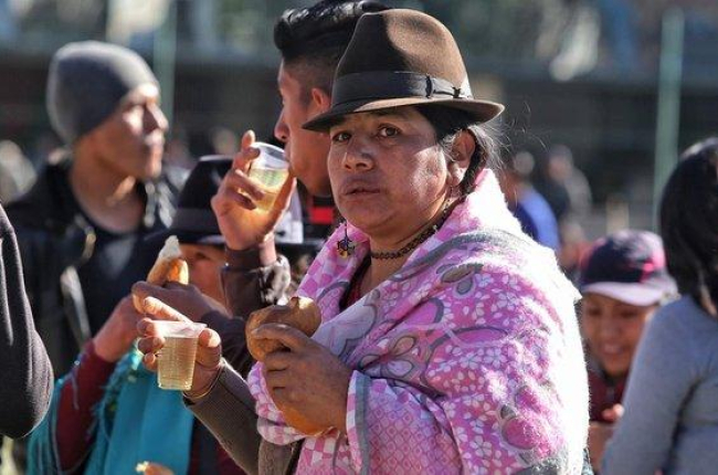 Una mujer indígena, este miércoles, durante la marcha contra las medidas del Gobierno de Lenín Moreno.-CRISTINA VEGA (AFP)