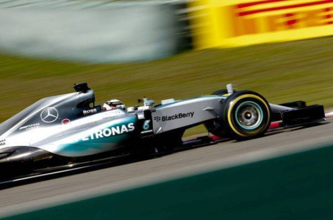 El Mercedes de Lewis Hamilton en el Gran Premio de China.-Foto: DIEGO AZUBEL / EFE
