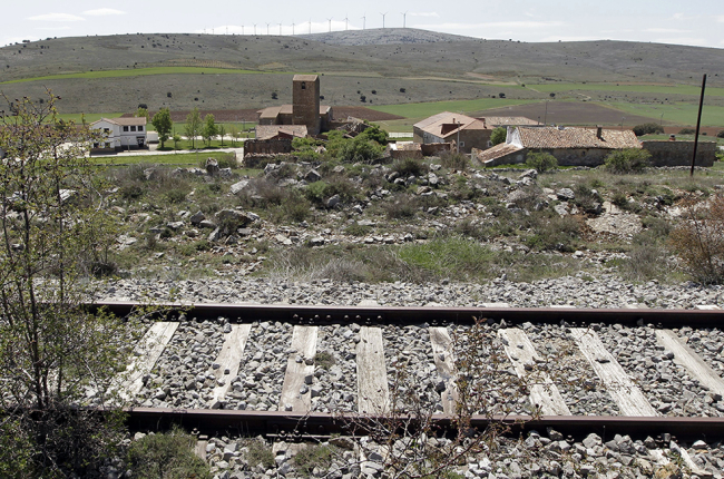 Linea Soria - Castejón a la altura de Aldealpozo. HDS