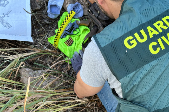 La Guardia Civil trabaja en el marco de la operación Bianca contra robos en viviendas.
