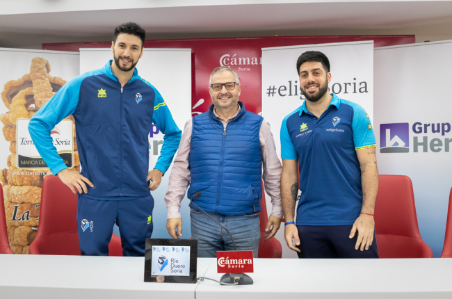Flores y Aulisi junto al presidente Alfredo Cabrerizo