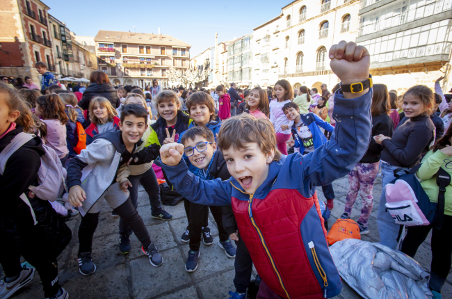 El día de los derechos de la infancia se celebra con una acción solidaria