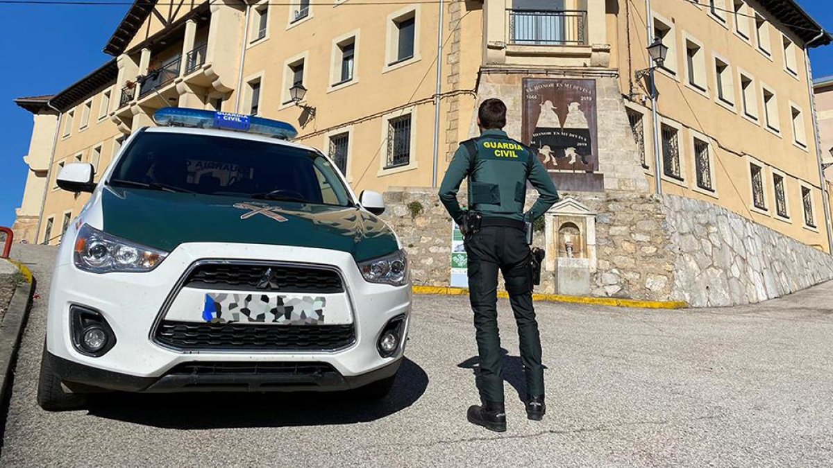 Guardia Civil de San Leonardo de Yagüe,en una imagen de archivo. HDS