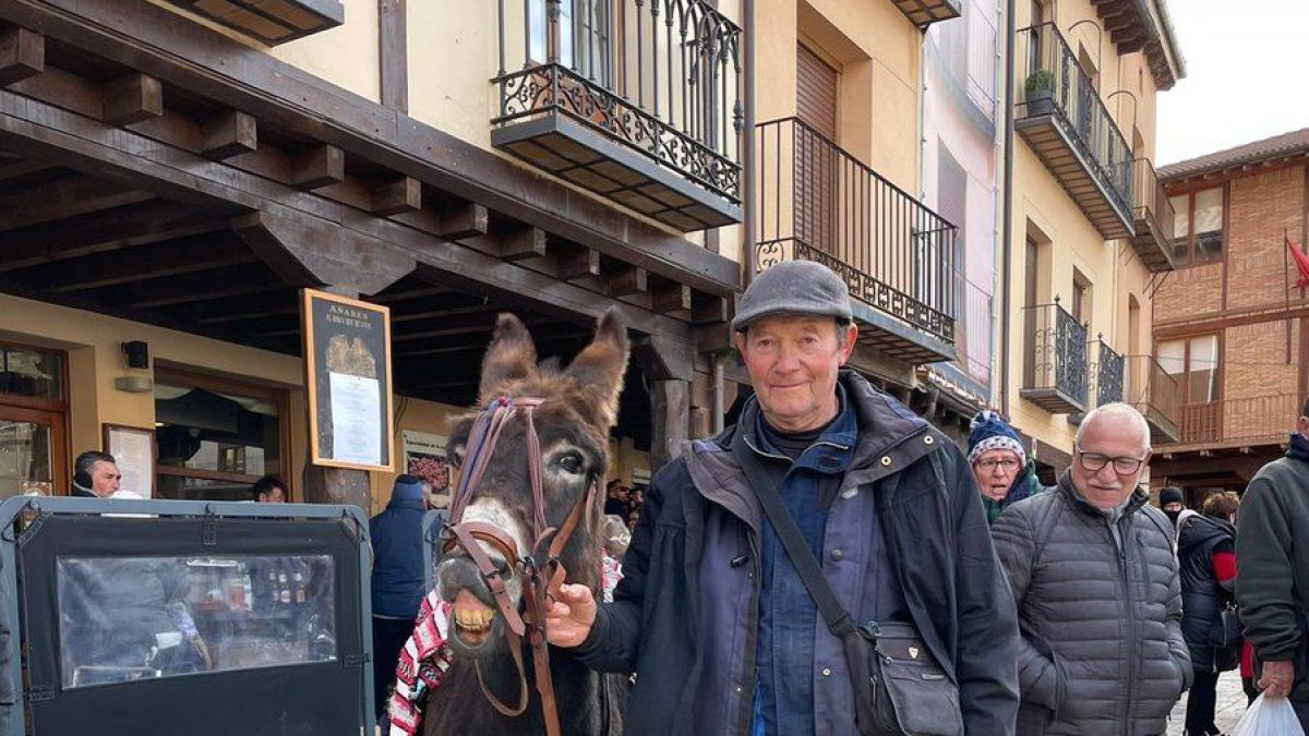 La mítica feria de artesanía de Berlanga recupera su tradición de feria ganadera