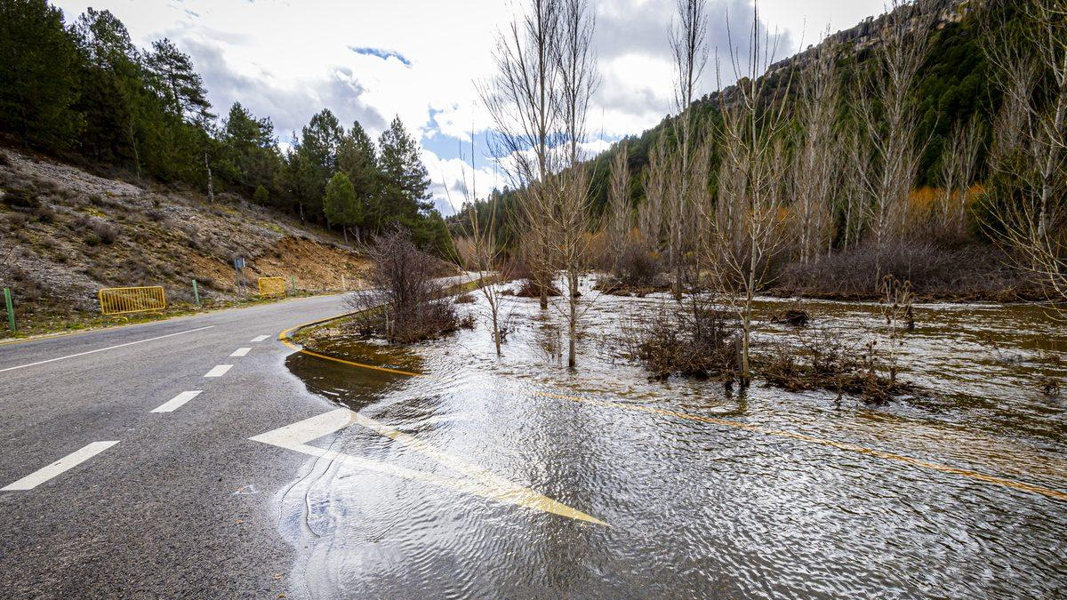 Las aguas se salen de su cauce en la zona del Cañón del río Lobos