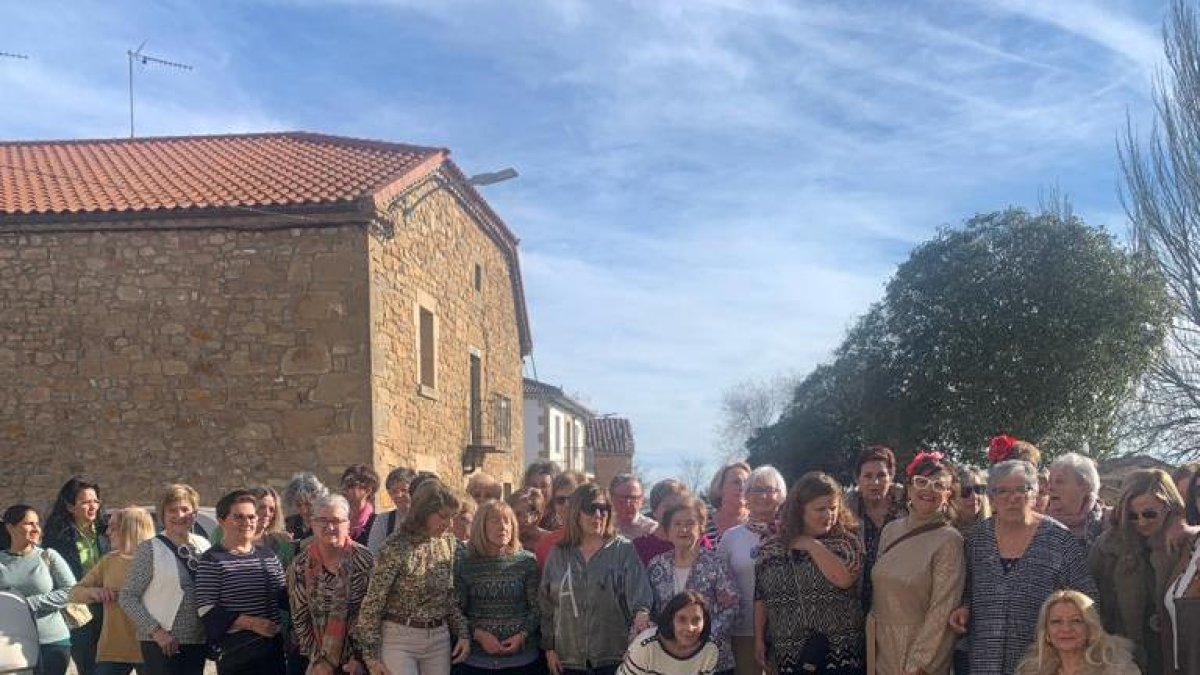Mujeres participantes en el encuentro de los Ceas.