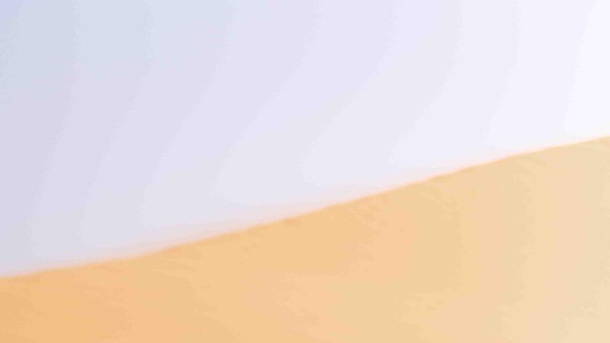 El ciclista soriano en una de las etapas por el desierto del Sáhara.