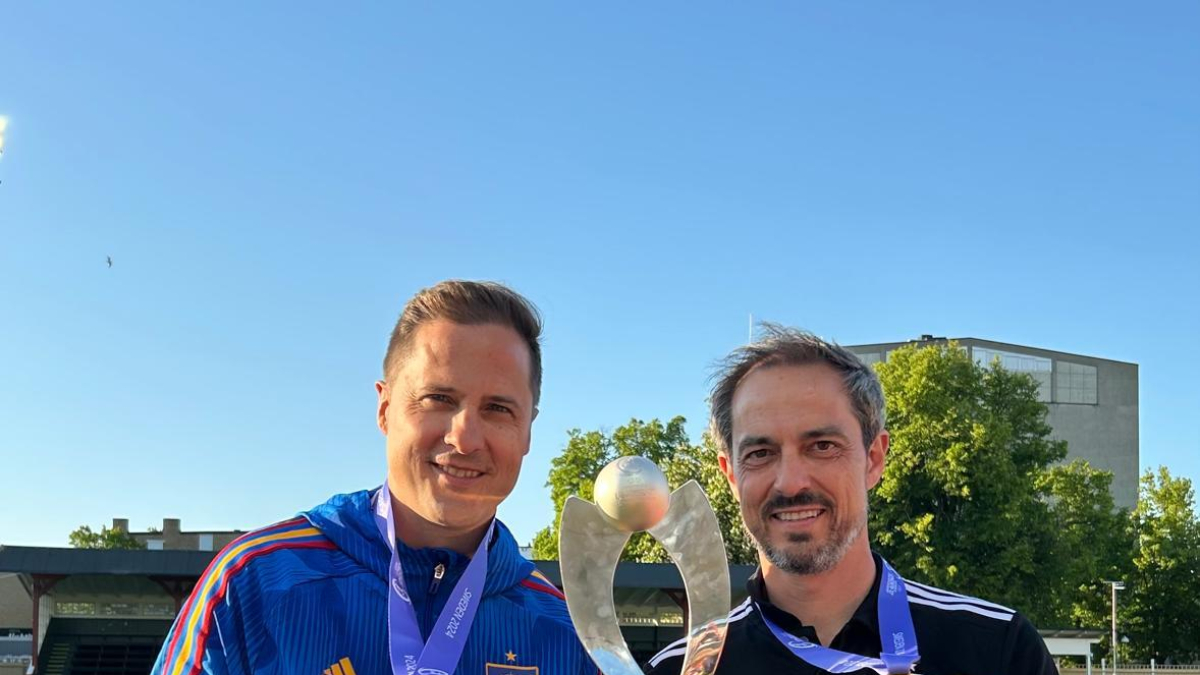 José Antonio Culebras y Kenio Gonzalo con el título de campeón de Europa.