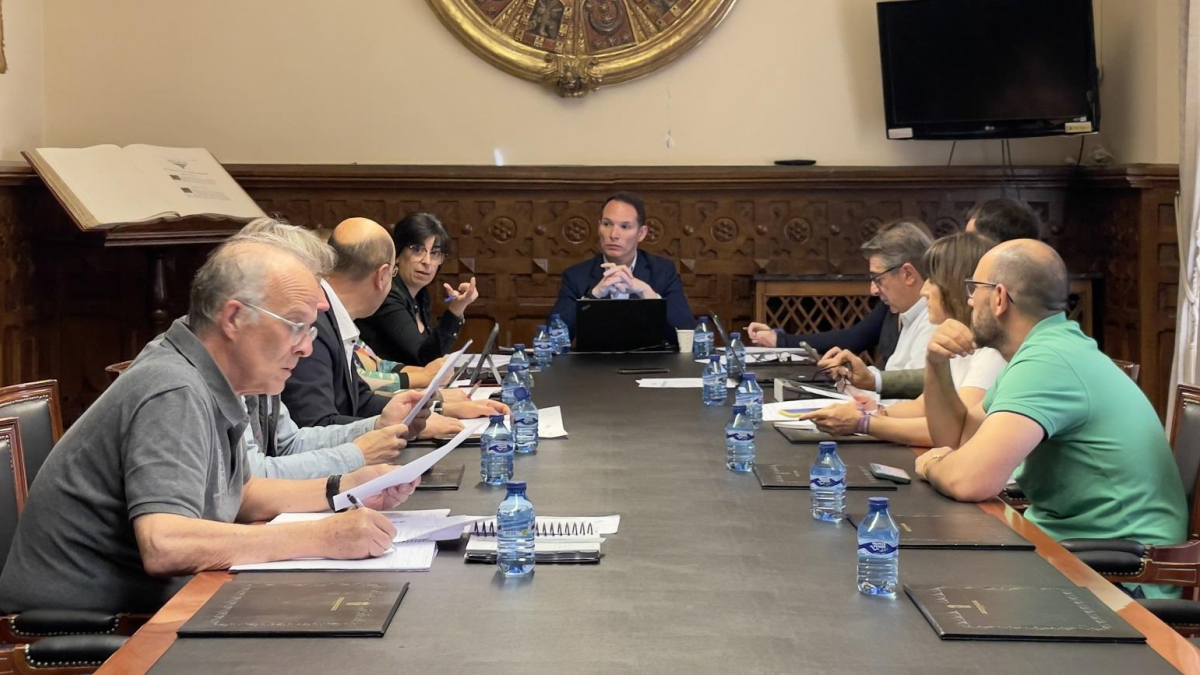 Celebración de la comisión de Reto Demográfico en la Diputación.