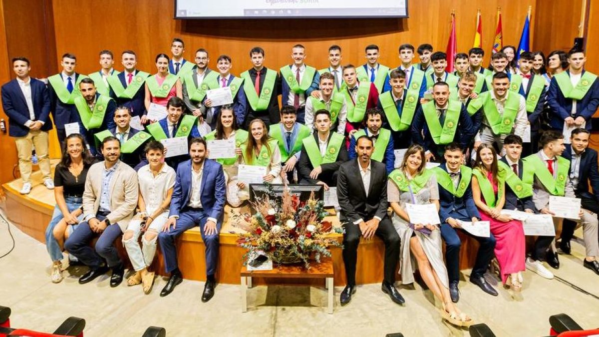 Graduación de los primeros titulados en CAFYD