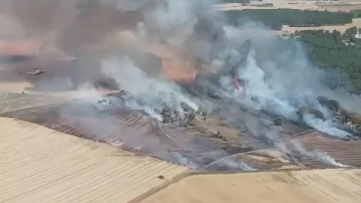 Imagen del incendio desde el aire.