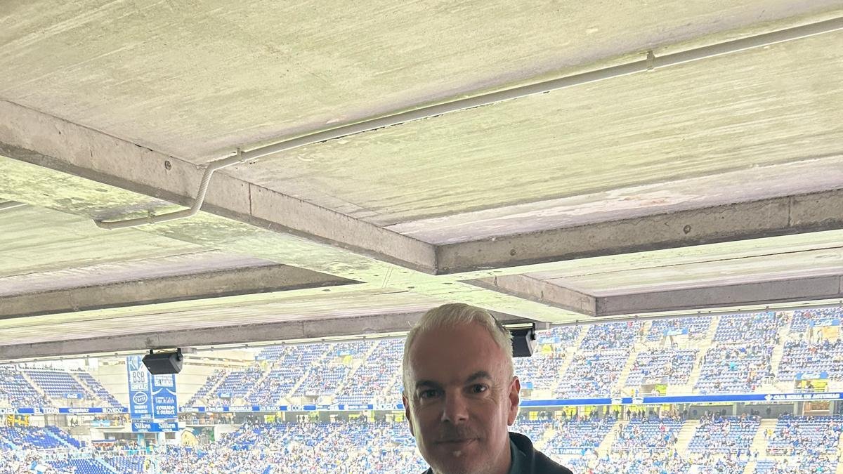 Sergio Boris, en la imagen en el Carlos Tartiere, es el segundo entrenador del Marino de Luanco.
