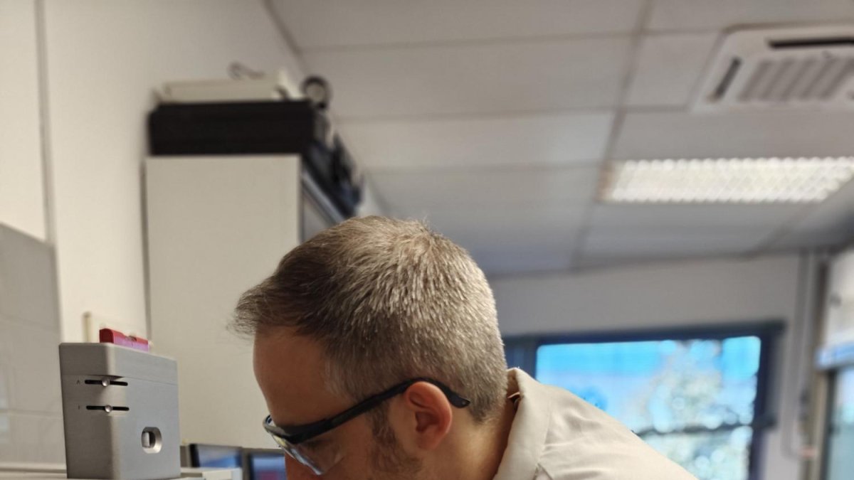 Daniel Martín Jiménez, en el Instituto de Ciencias Materiales de Barcelona .