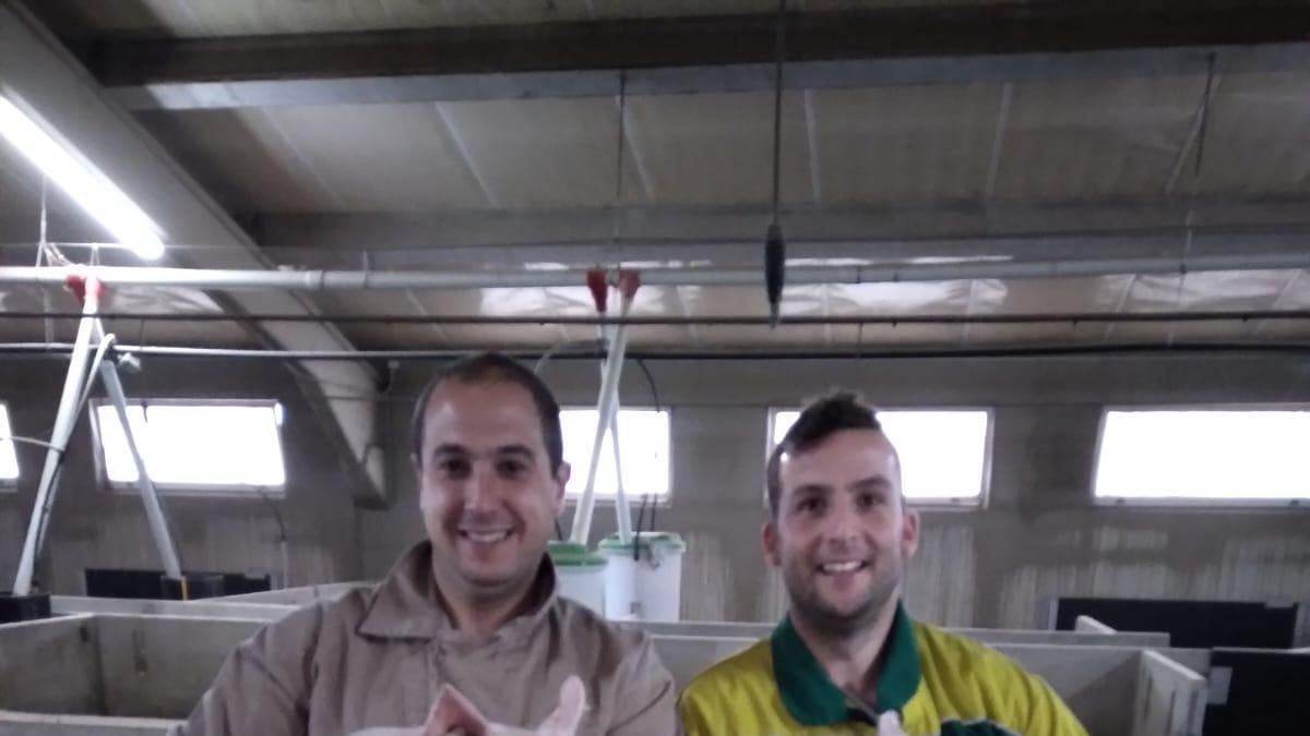 Hugo y Héctor forman parte del equipo de Guillermo Moreno con los que trabaja en los núcleos genéticos de Copiso y en ocho granjas de recría.
