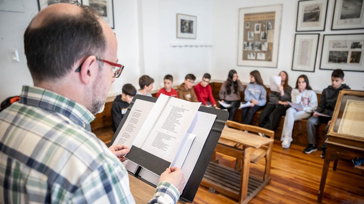 Lectura durante 12 horas en el aula del poeta del Instituto Antonio Machado.
