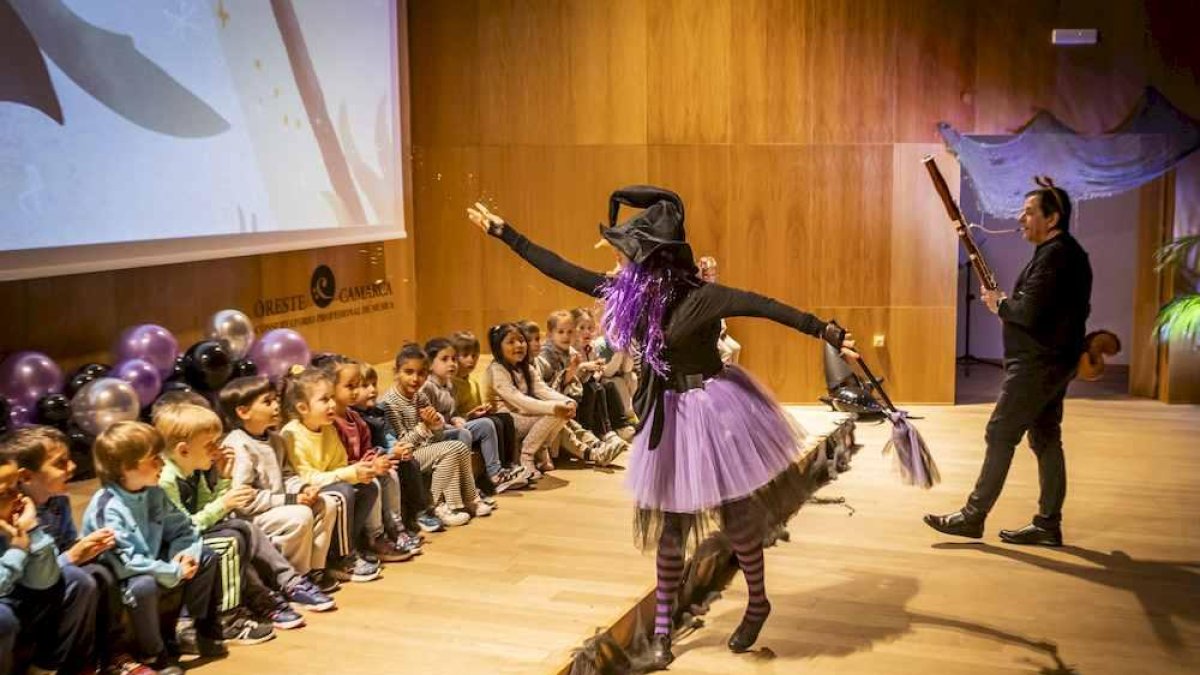 El cuento musicalizado Guapa se representó para medio millar niños