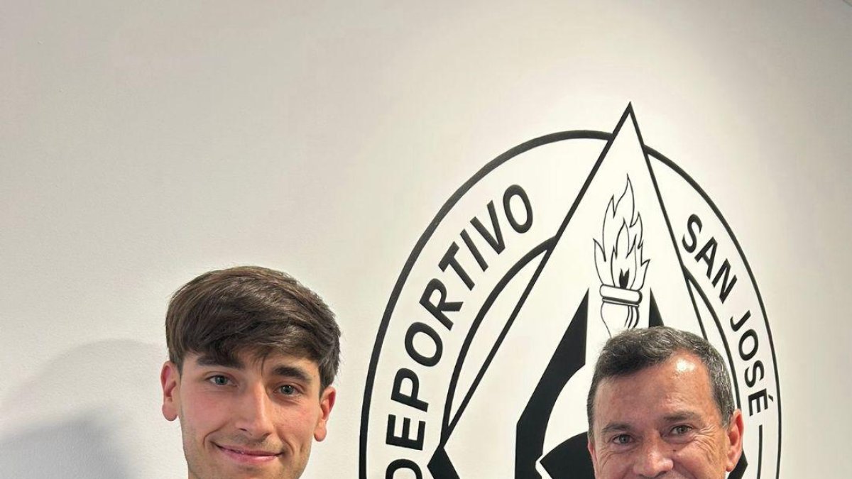 Carlos Carramiñana y Tito Hernansanz tras la renovación del técnico.