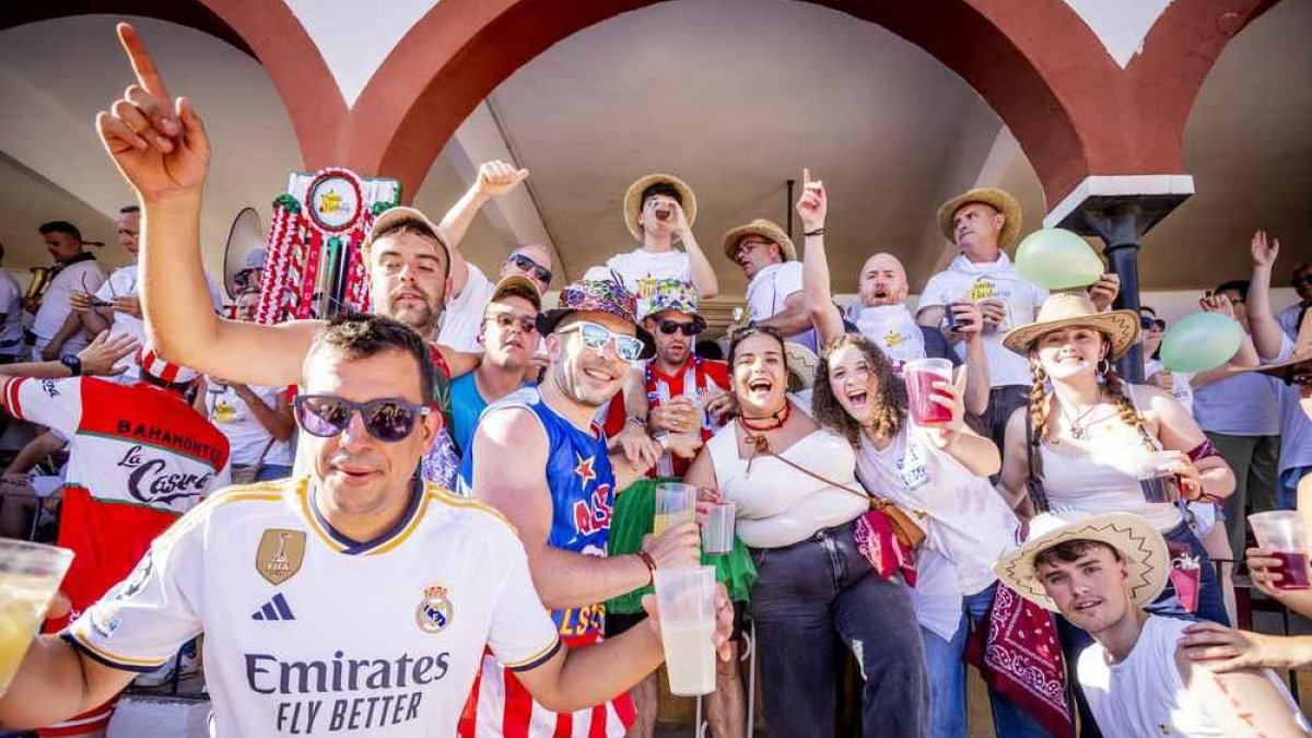 La fiesta duró en la Plaza de Toros y alrededores hasta bien entrada la tarde