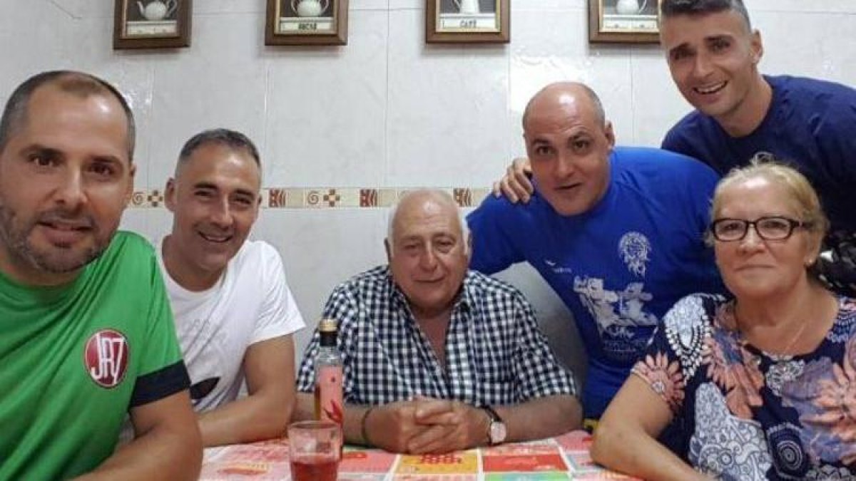 La familia Rodríguez Nebreda: de izquierda a derecha José Miguel, Ángel, Ángel senior, Javi, Benjamín y Aurelia.