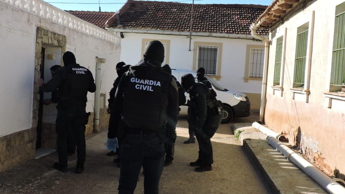 Agentes de la Guardia Civil en una operación antidrogas.
