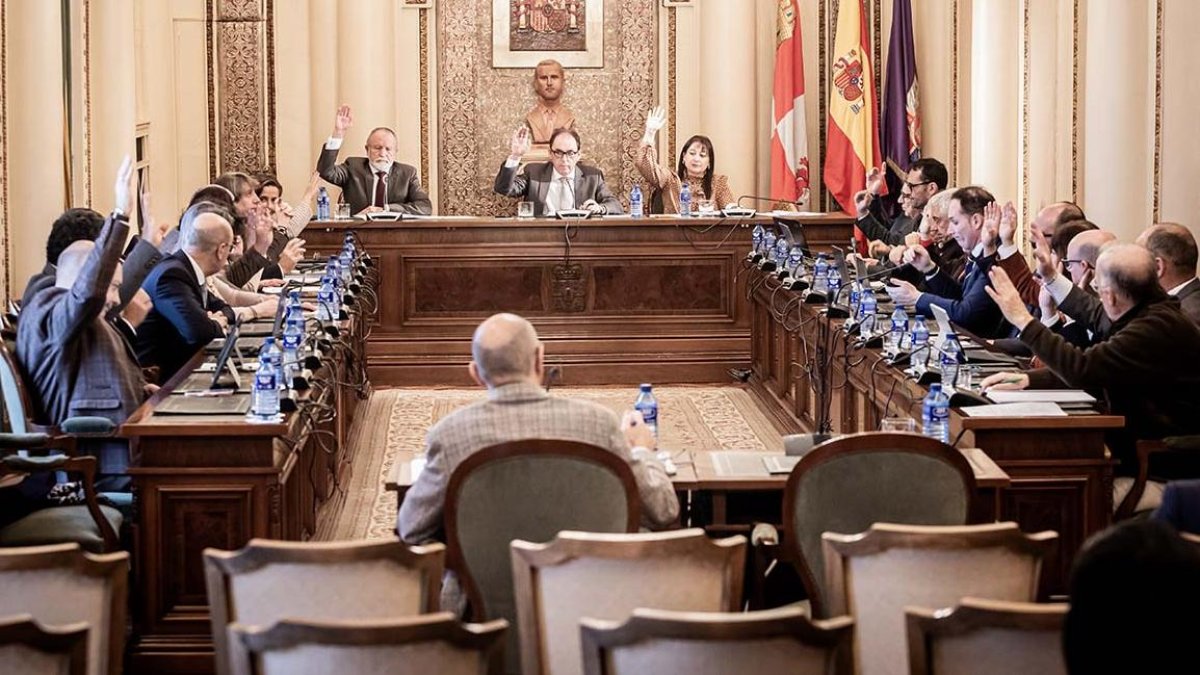 Votación en el pleno de Diputación de hoy