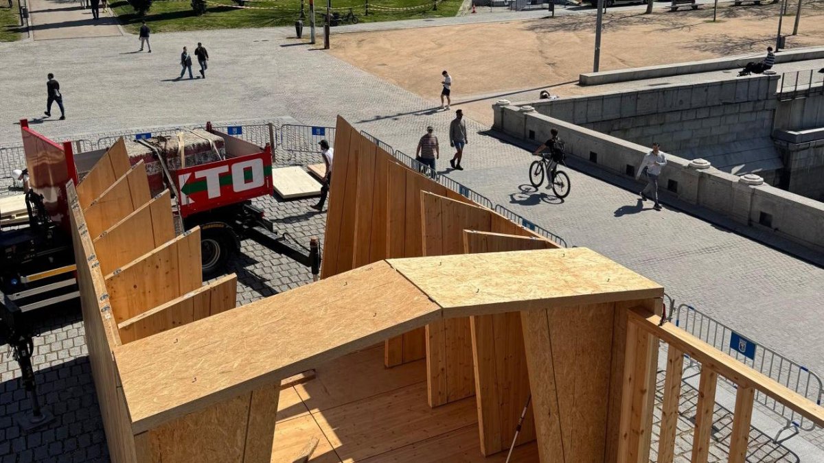 Muestra del montaje del pabellón de madera instalado en Madrid.