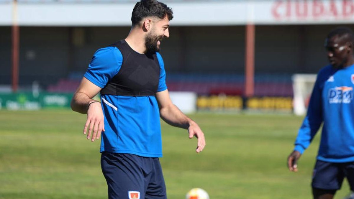 El equipo prepara el choque ante la Sarriana