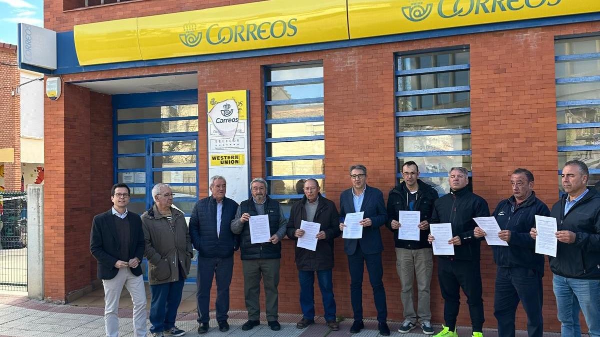 Alcaldes de la comarca que han suscrito el manifiesto.