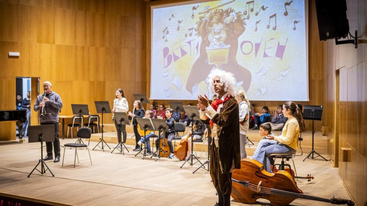 Los alumnos interpretaron el Himno de la alegría