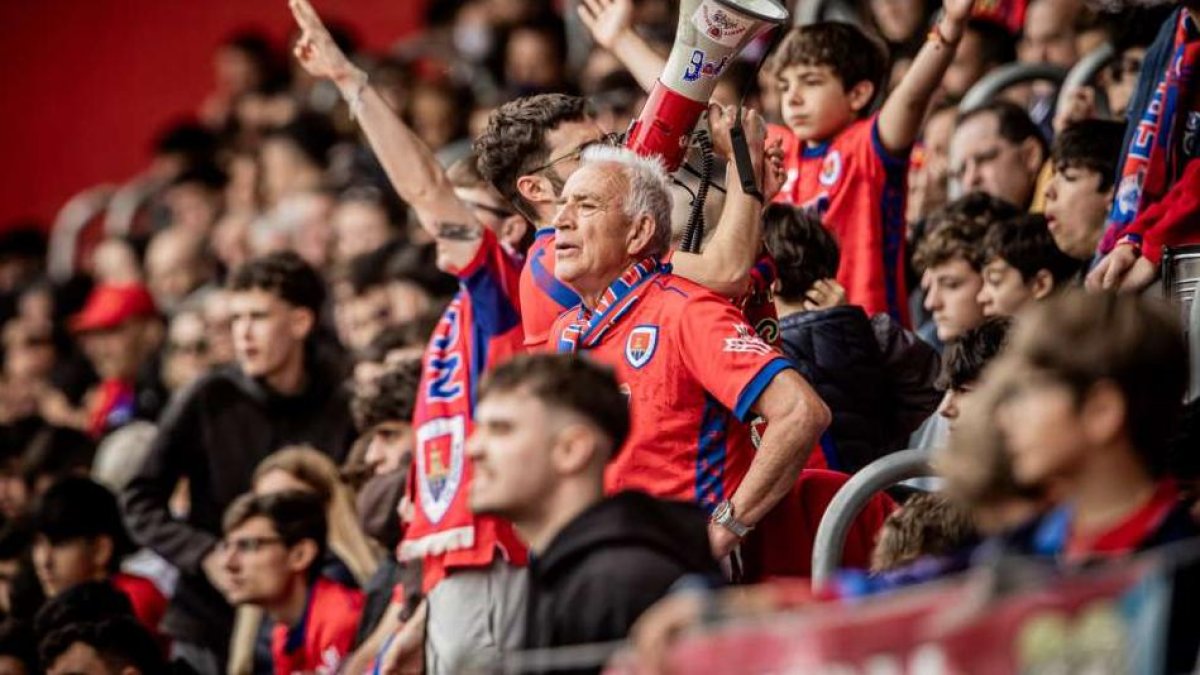 El Numancia tendrá que luchar la vuelta sin el apoyo de las gradas